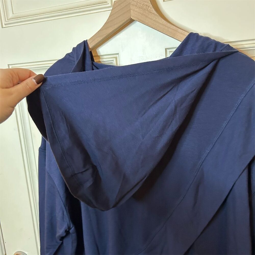 Livi Women's Active CozySoft Navy Blue V-Neck Hoodie Size 18/20 Casual Cool Back - Picture 8 of 10